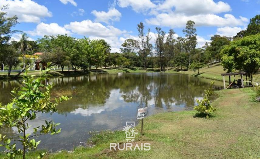 Chácara à venda em condominio. Porto Feliz-SP.