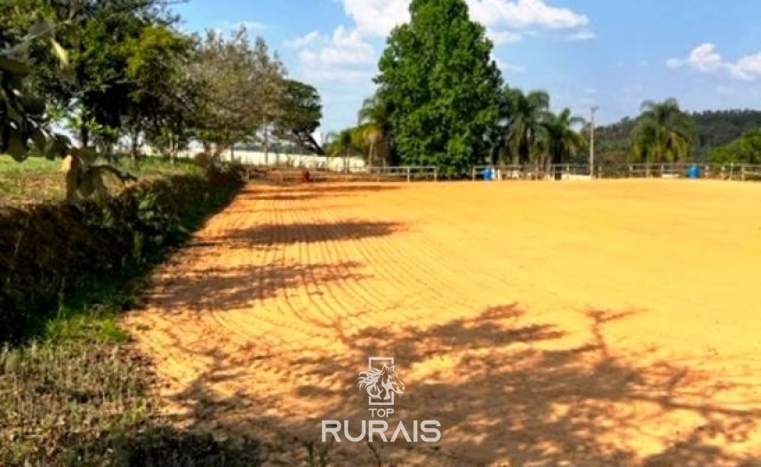 Haras à venda na região de Sorocaba com 15 alqueires.