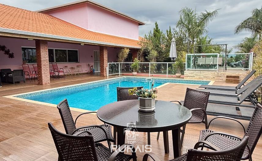 Chácara á venda em condominio rural. Porto Feliz-SP