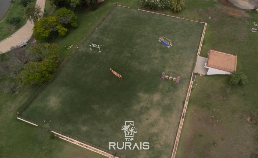 Haras perfeito à venda em condomínio. Porto Feliz-SP.