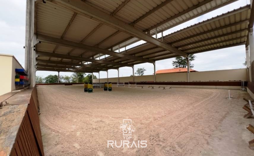 Haras perfeito à venda em condomínio. Porto Feliz-SP.