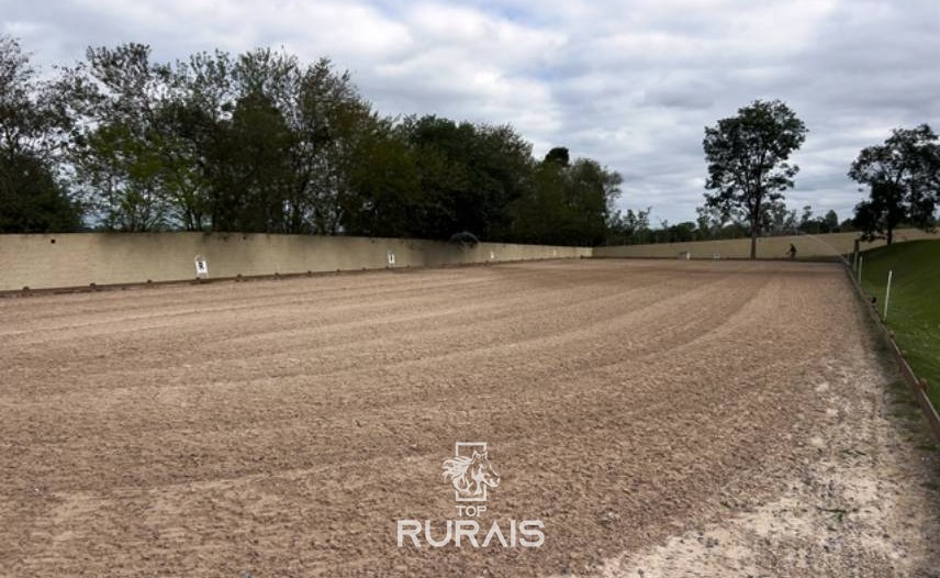 Haras perfeito à venda em condomínio. Porto Feliz-SP.