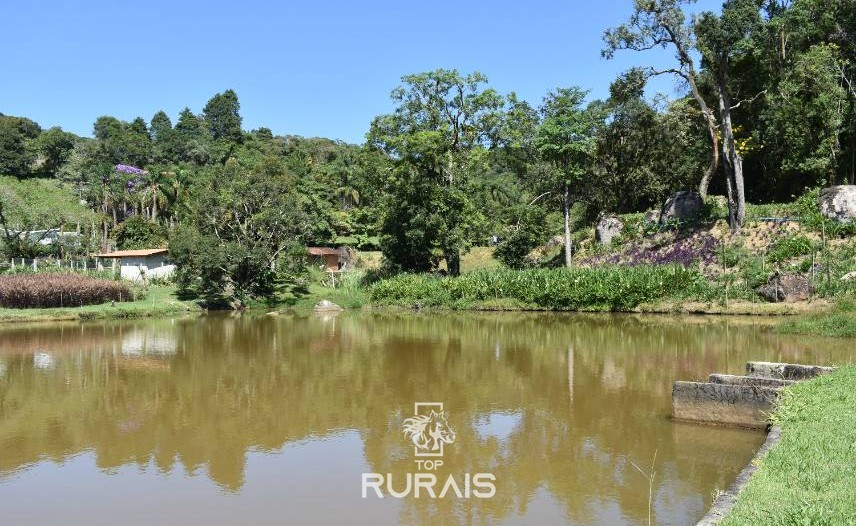 Sitio á venda em Piedade-SP.