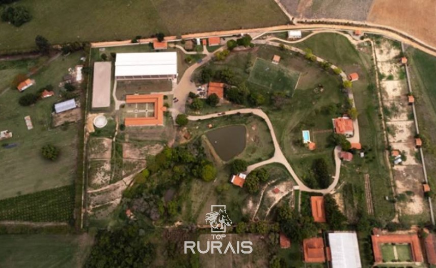Haras perfeito à venda em condomínio. Porto Feliz-SP.