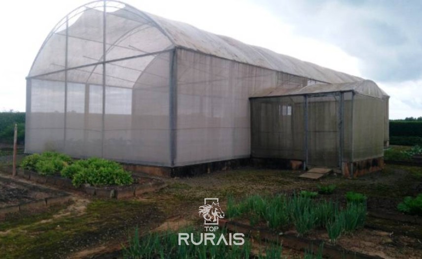 Fazenda à venda na região de Itapetininga.