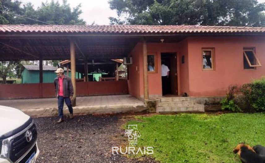 Fazenda à venda na região de Itapetininga.