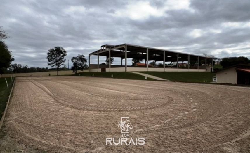 Haras perfeito à venda em condomínio. Porto Feliz-SP.