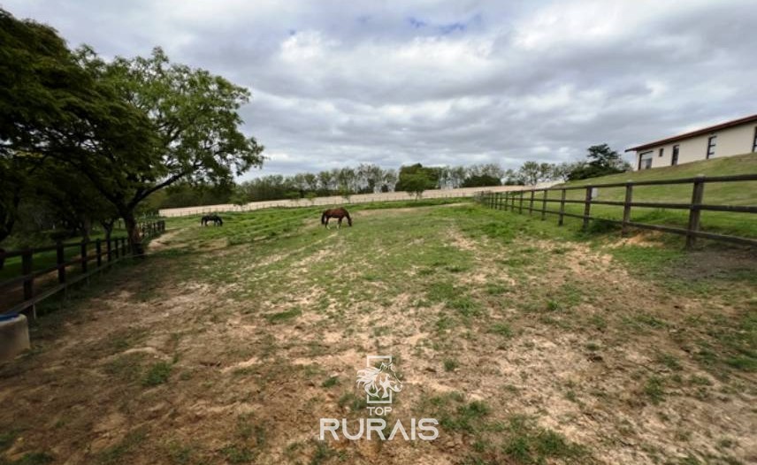 Haras perfeito à venda em condomínio. Porto Feliz-SP.
