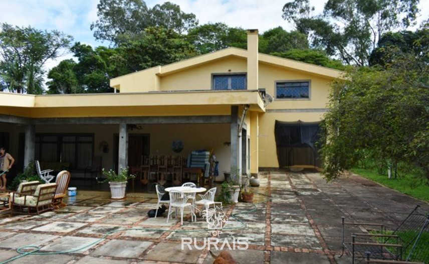 Sítio á venda na região de Tietê-SP.