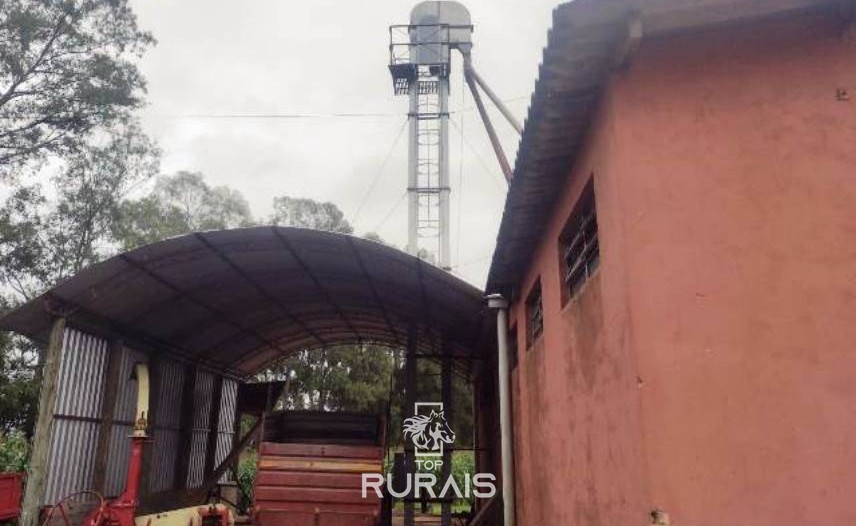 Fazenda à venda na região de Itapetininga.