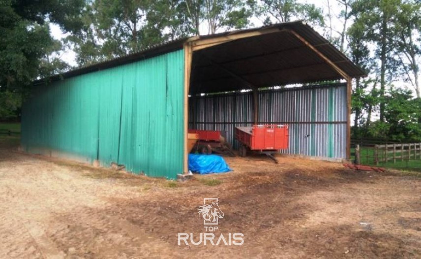 Fazenda à venda na região de Itapetininga.
