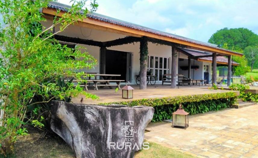 Ótimo sitio a venda em ITU-SP.  Colonial