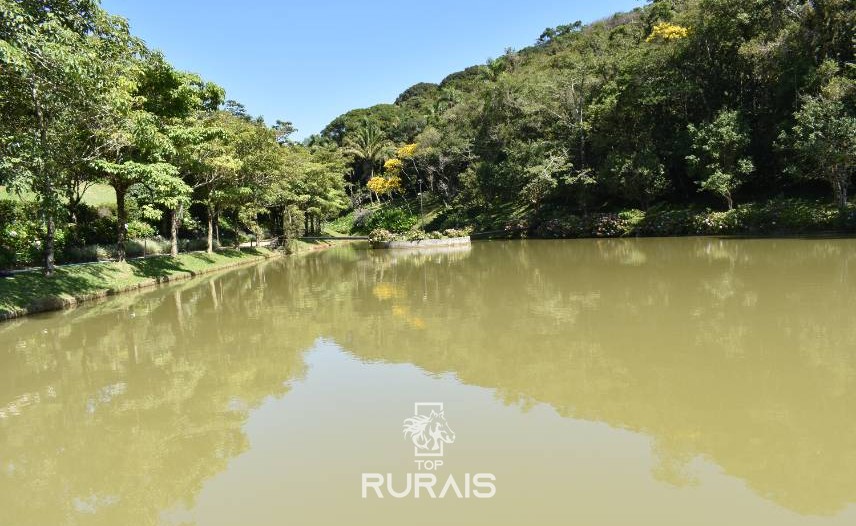 Sitio á venda em Piedade-SP.