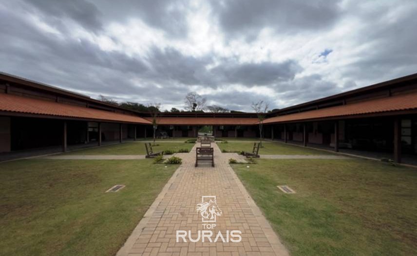 Haras perfeito à venda em condomínio. Porto Feliz-SP.