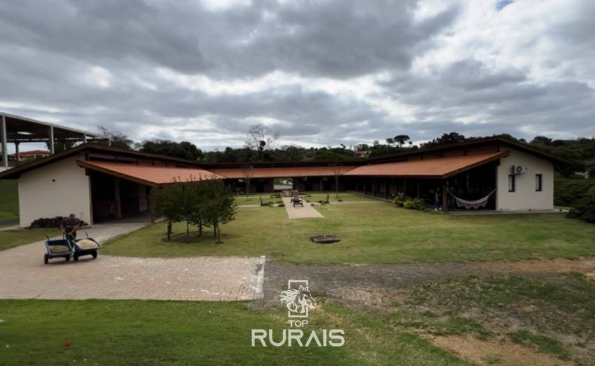 Haras perfeito à venda em condomínio. Porto Feliz-SP.