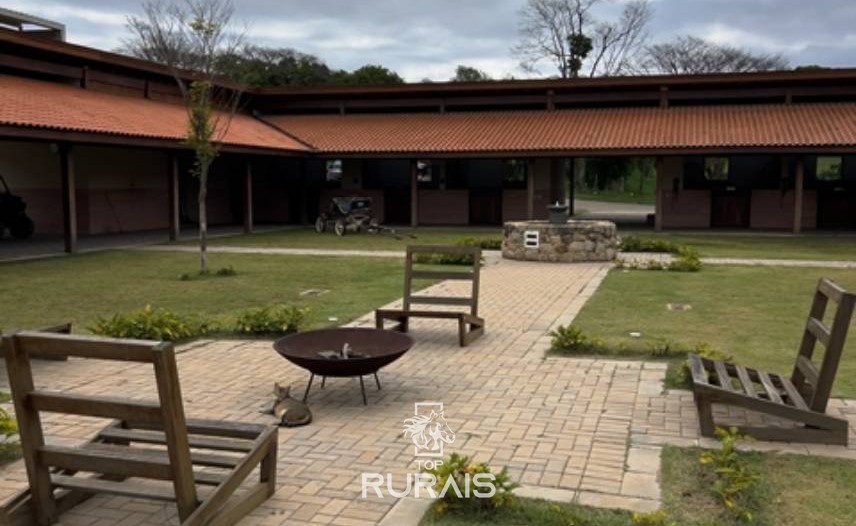 Haras perfeito à venda em condomínio. Porto Feliz-SP.