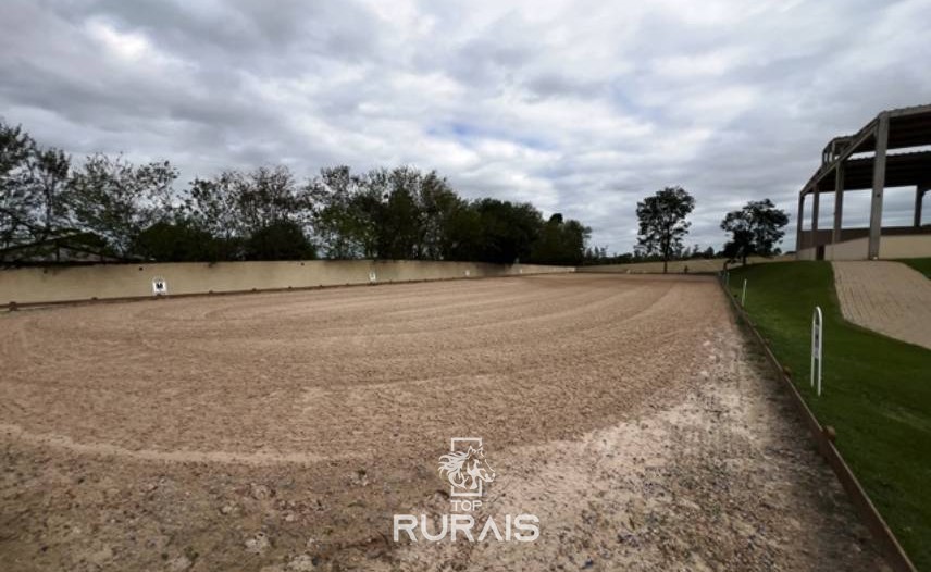Haras perfeito à venda em condomínio. Porto Feliz-SP.