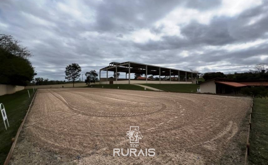 Haras perfeito à venda em condomínio. Porto Feliz-SP.