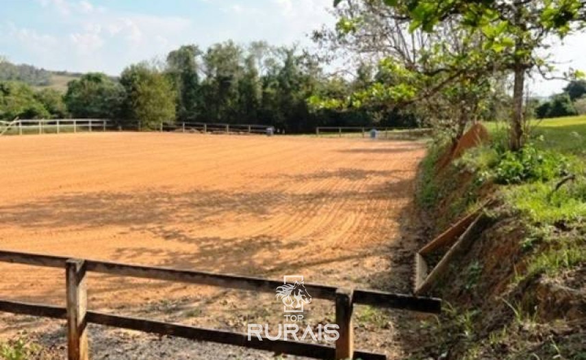 Haras à venda na região de Sorocaba com 15 alqueires.